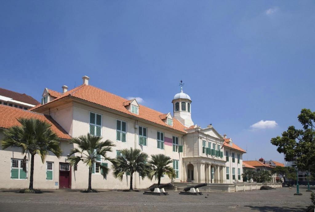Oriental Residence Pasar Baru Джакарта Экстерьер фото